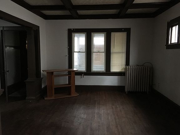 4th image of 844 Fuller Ave