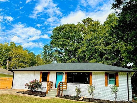 2nd image of 695 Kennesaw Dr SE