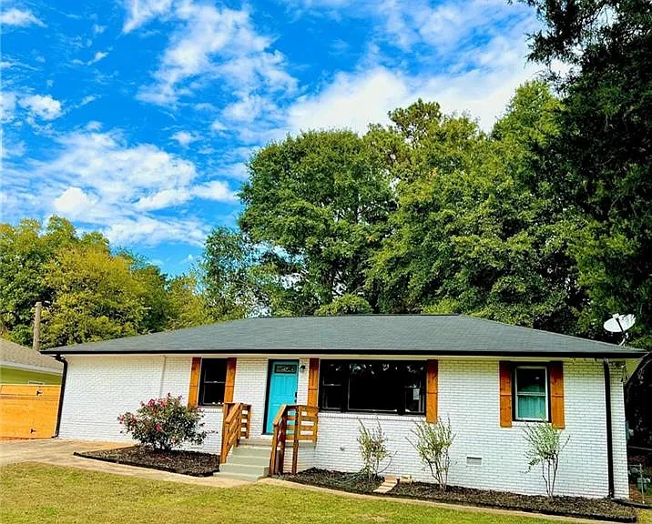 695 Kennesaw Dr SE — Photo 2