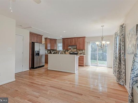 5th image of 14316 Fairview Ln