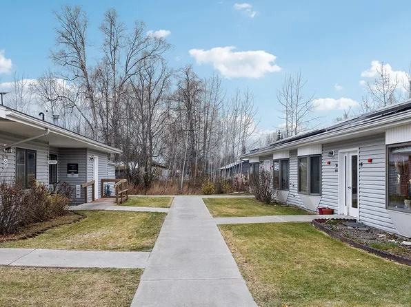 Laurawood Arms, 131 Shady Ln, Soldotna, AK 99669