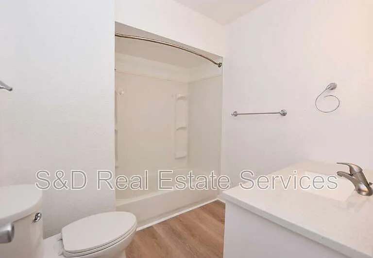 2221 9th St SE — Photo 15