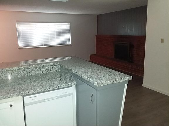 5th image of 821 Carro Dr #1