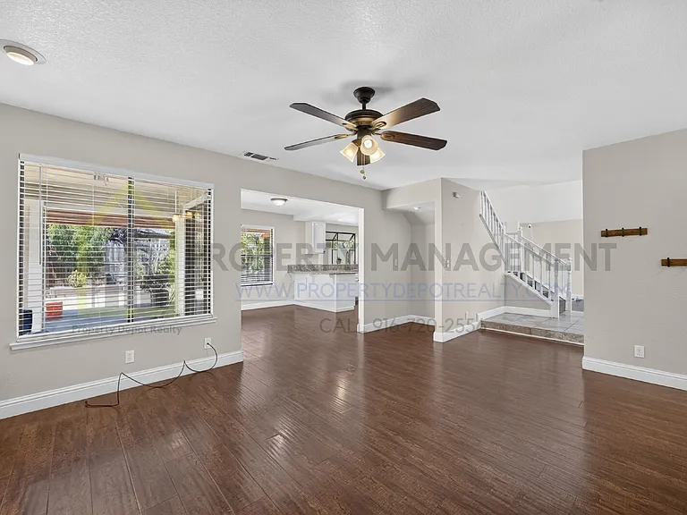 8779 Brittany Park Dr — Photo 25