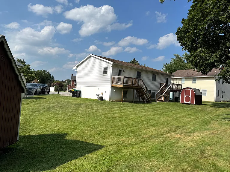 4 Lilac Ct - Rear Yard