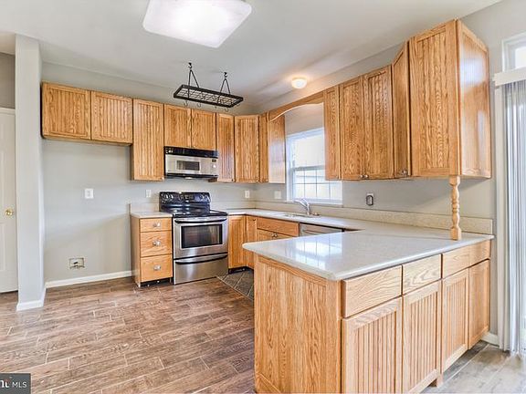 3rd image of 59 Live Oak Ln