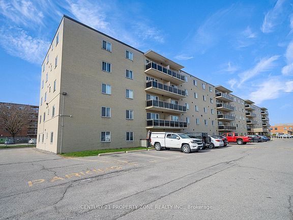 3rd image of 936 Glen St #411