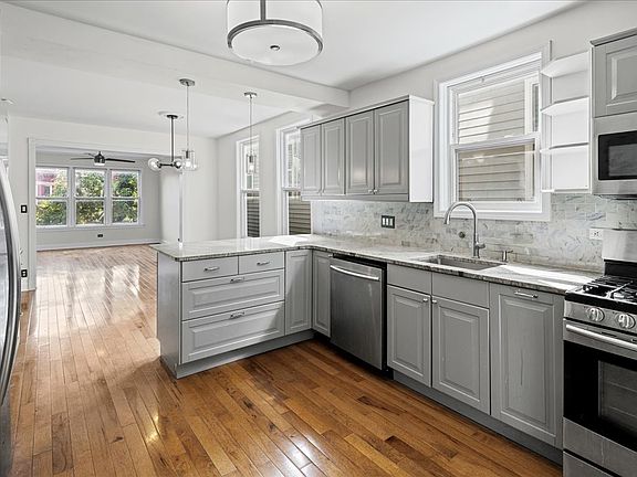 2nd image of 2034 N Whipple St #2