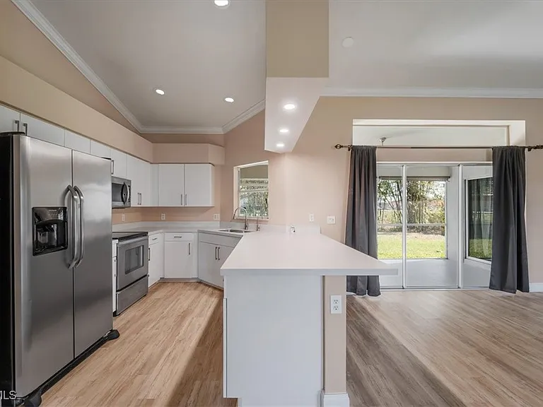 234 Pullman St — Photo 12