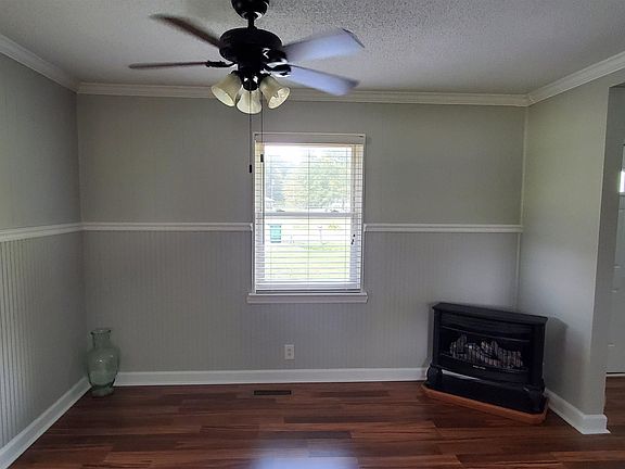 5th image of 310 Linda Warren Cir NE
