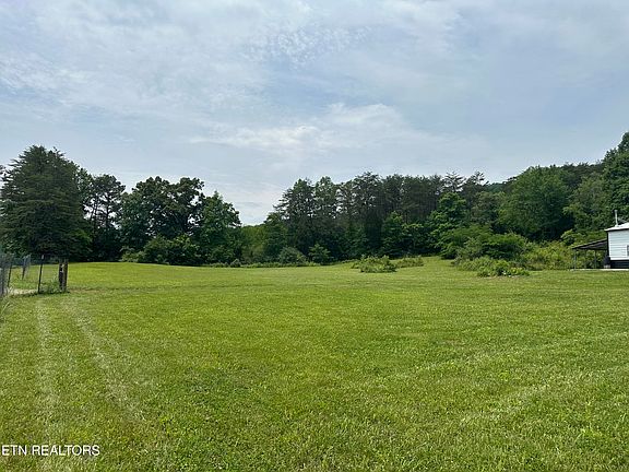 3rd image of 2163 Fairview Rd