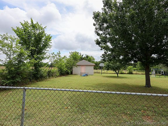 4th image of 232 Applegate Rd
