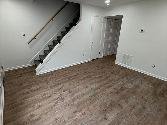 5th image of 139 Greenwood Loop Rd #139