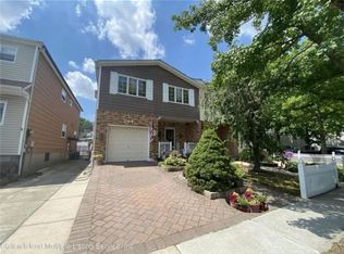 264 Sandalwood Dr UNIT 2, Staten Island, NY 10308
