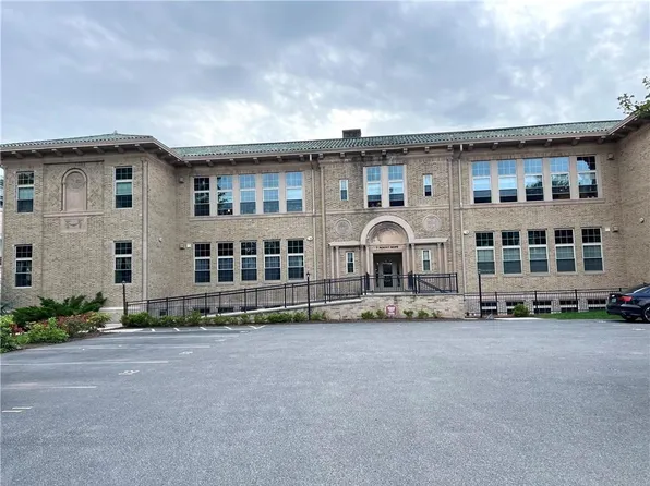 7 Mount Hope Ave #201, Providence, RI 02906