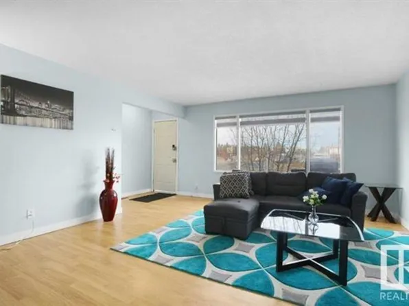 16227 100a Ave NW Unit 1, Edmonton, AB T5P 0M2