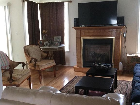 2nd image of 10 Hawthorne Dr