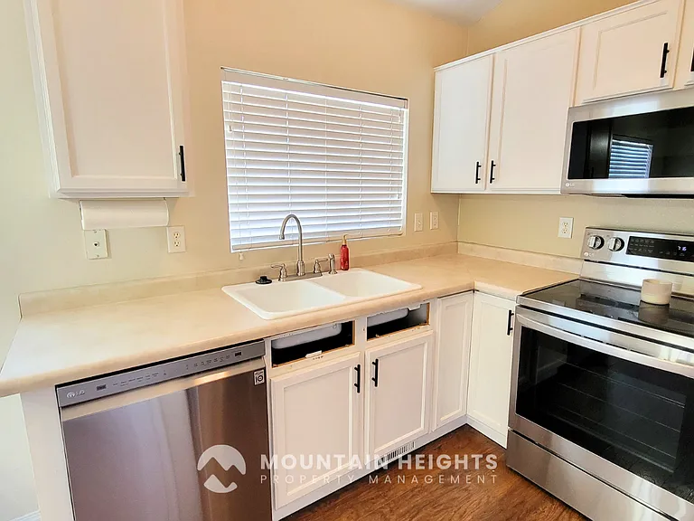 1953 W Black Angus Dr — Photo 8