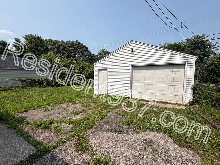 1047 Blakley Dr — Photo 14