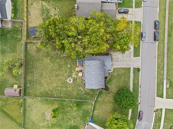 3rd image of 3893 Tara Brooke Way