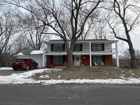 1700 Russell Rd, Pleasant Hill, MO 64080