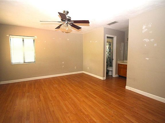 3rd image of 1626 Airmont Ave