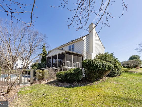 4th image of 25 Canterbury Cir