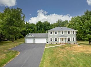 5 Deerfield Dr, Canastota, NY 13032