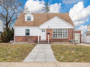 1618 Salem Rd, Valley Stream, NY 11580