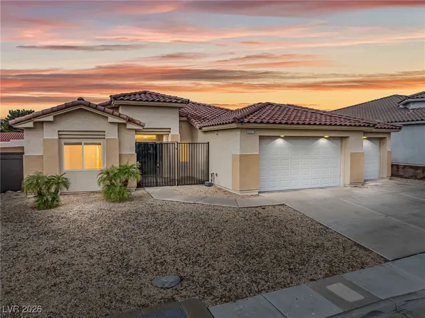 3807 Chapels Royal St, Laughlin, NV 89029