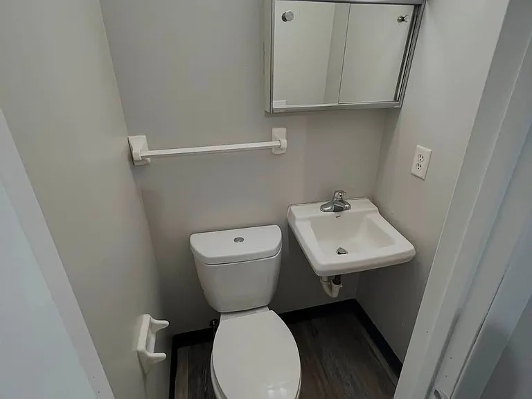 815 Orchard St #4 — Photo 10