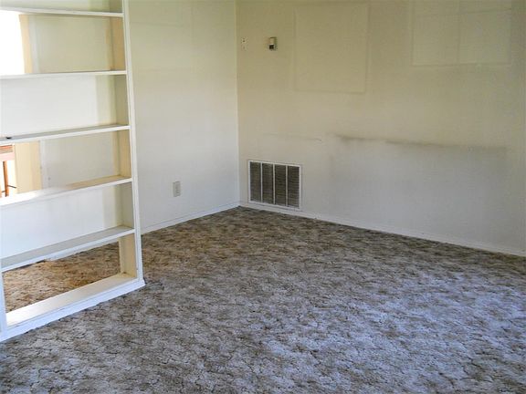 3rd image of 16 NW 26th St
