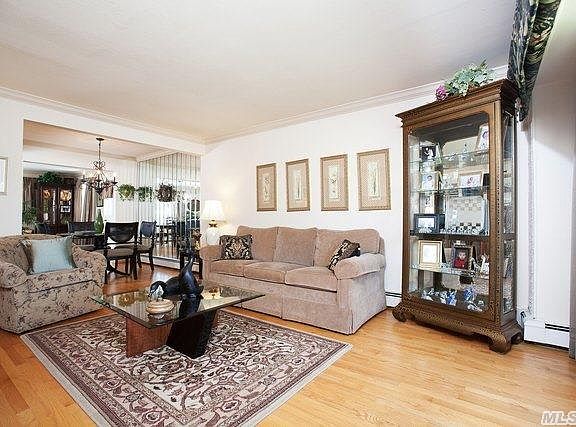 3rd image of 422 Brendan Ave