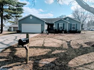 307 W Strong St, Tolono, IL 61880