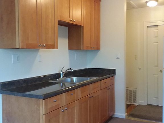 2nd image of 1 Ross Cir
