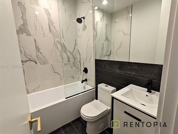 5th image of 61 Montrose Ave #201
