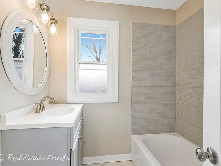 6253 Sturdy Ave — Photo 4
