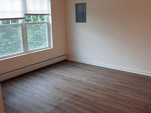 4th image of 58 Church St
