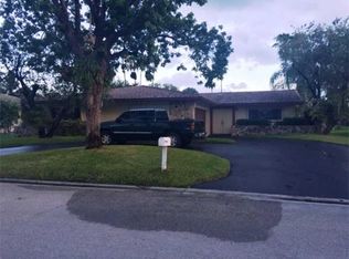 8864 NW 2nd St, Coral Springs, FL 33071