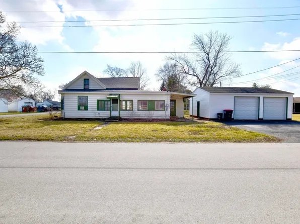 401 W 8th St, Brookston, IN 47923