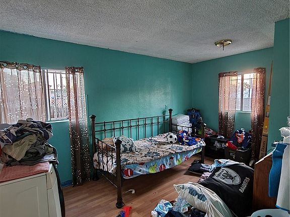 4th image of 9723 Zamora Ave