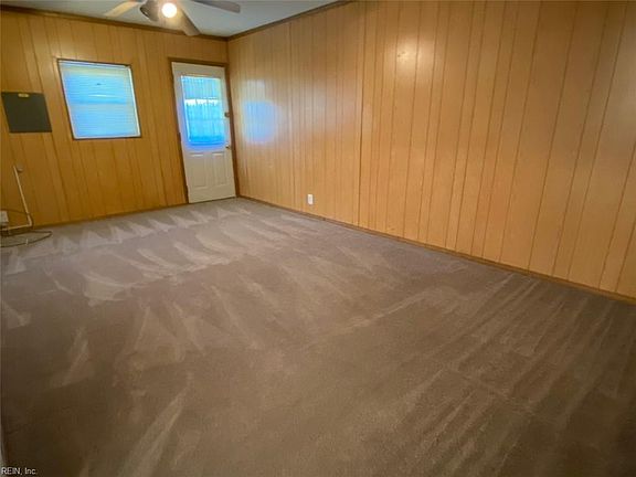 4th image of 1025 Tall Oak Dr