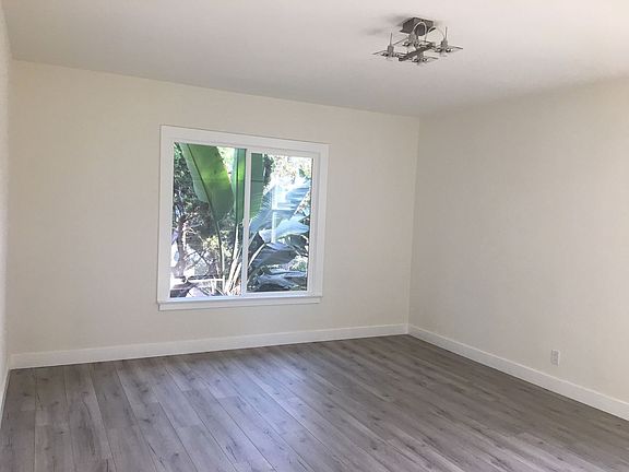 2nd image of 1429 N Havenhurst Dr #1429H21