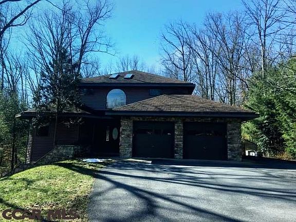 2nd image of 2471 Hickory Hill Dr