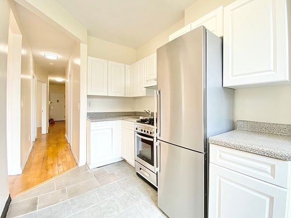 4th image of 210 W 133rd St #C
