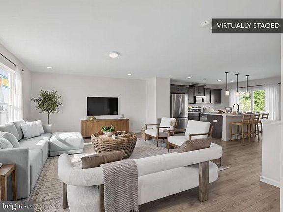 2nd image of 736 Fawn Way