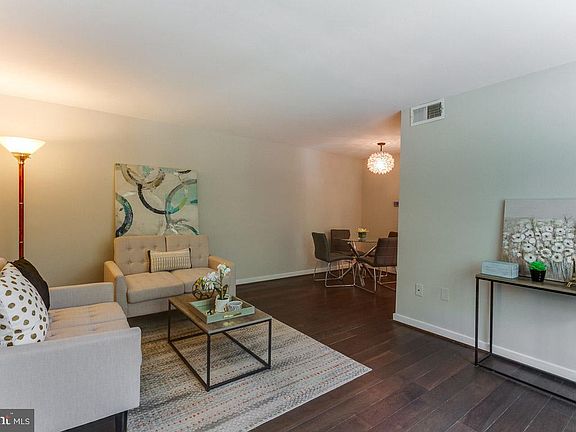 4th image of 806 S Arlington Mill Dr #10204