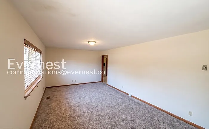 1407 Cloverdale Cir — Photo 5