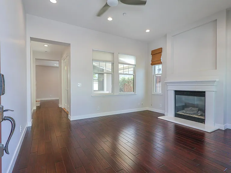 1288 Pistachio Ter — Photo 3