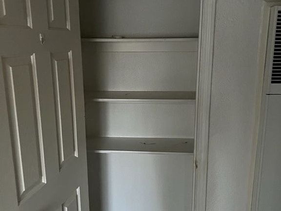 5th image of 314 W Eighth St APT 2